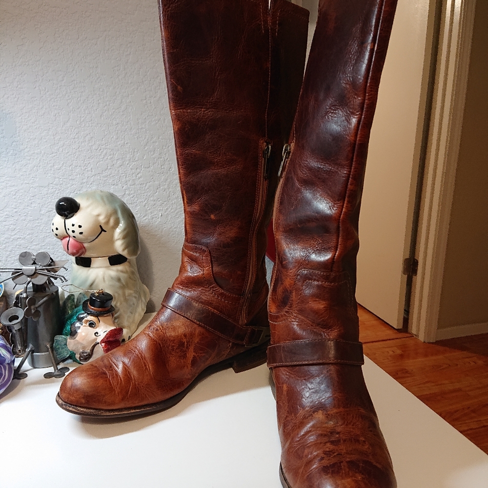 Ugg Channing II Distressed Brown Leather boots